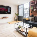 Stunning 2 Bed With Outside Balcony, Super King Beds And 75\'\' Tv!
